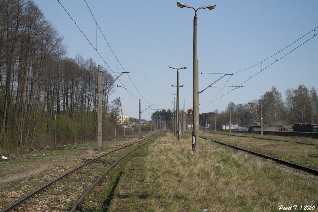 20.04.2020. Peron nr 3 w ostrołęckiej części stacji Małkinia.