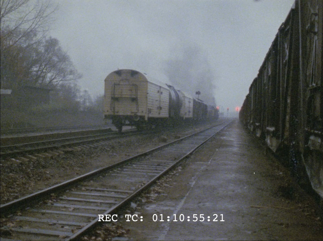 Rok 1981. Postój pociągu towarowego do Siedlec. Niewykorzystany kadr z filmu "Shoah" Claude'a Lanzmanna.